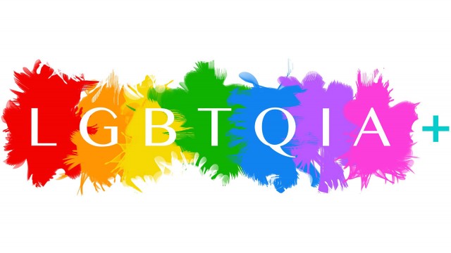 Qu'est-ce que l'acronyme LGBTQIA+ : explications et sens